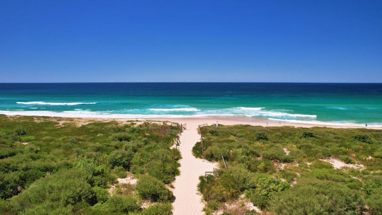 Pullman Magenta Shores Resort Entrance Eksteriør bilde View of the beach from the lighthouse